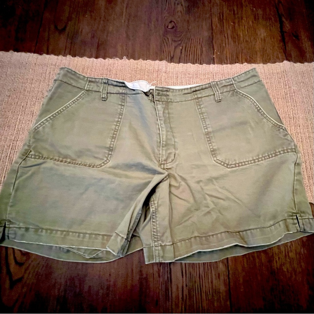 Woman’s khaki shorts